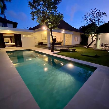 Villa Emma | Heart Of Seminyak | 350M Beach Εξωτερικό φωτογραφία